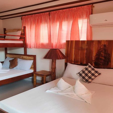 Summer Homes Beach Resort And Cottages Palawan Barton Eksteriør billede